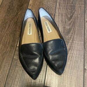 Steve Madden feather loafer size 6 black